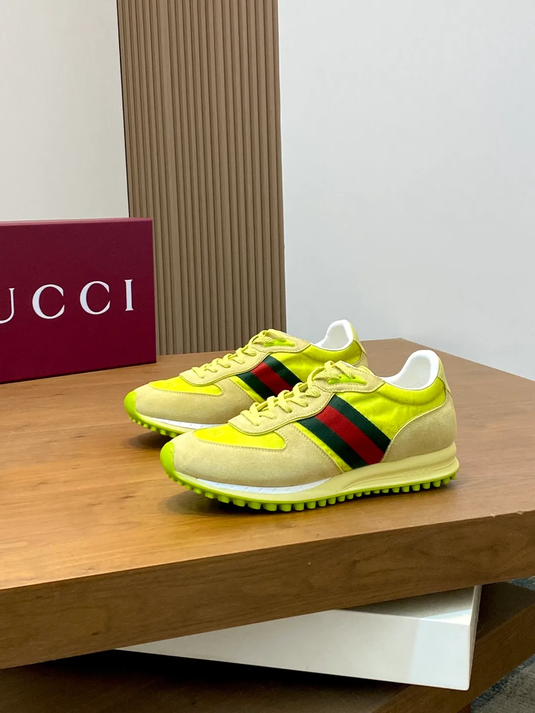 Men's shoes 💰660 [Gucci] Gucci - high-end quality original order 👩🏻‍❤️‍👨🏻 couple wear 🔍🔍🔍 casual sports shoes - upper: 🔝 suede calfskin, shoe body brand totem cloth. brand webbing, tongue. heel. air pressure brand logo - lining: water-dyed sheepskin -Outsole: ultra-light TPU foam·TR rubber; two-color molded outsole -Ultra-high quality control·fine workmanship: highlighted (high-end·exquisite·class) -Size: same style for men and women 36-44 (female 35, 40, male 45, 46 can be customized)·